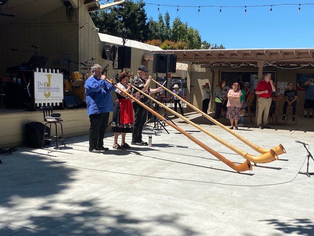 Alphorns at the Swiss National Day in Newark
