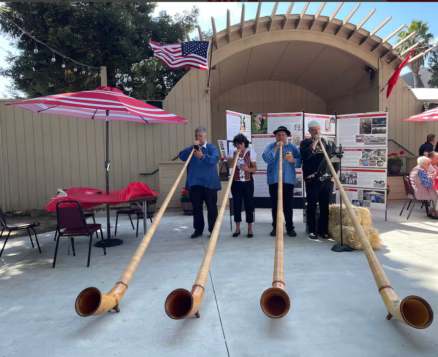 4 Alphorns at Schwingfest in Newark